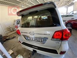 تۆیۆتا لاند کروزەر